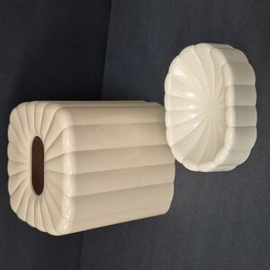 Vintage 80's Bathroom Accessories Fluted Ribbed Tissue Box Soap Dish Granny